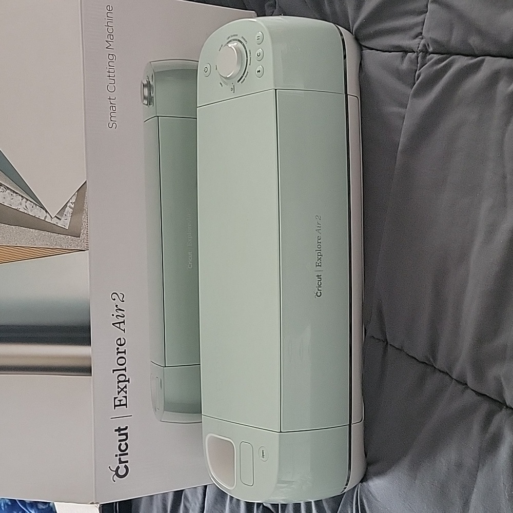 Cricut Explore Air 2 Smart Cutting Machine & Basic Tool Set